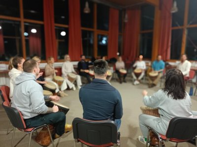 🎶 Redna Brezplačna bobnarska delavnica in krog skupnega izraza 🥁   