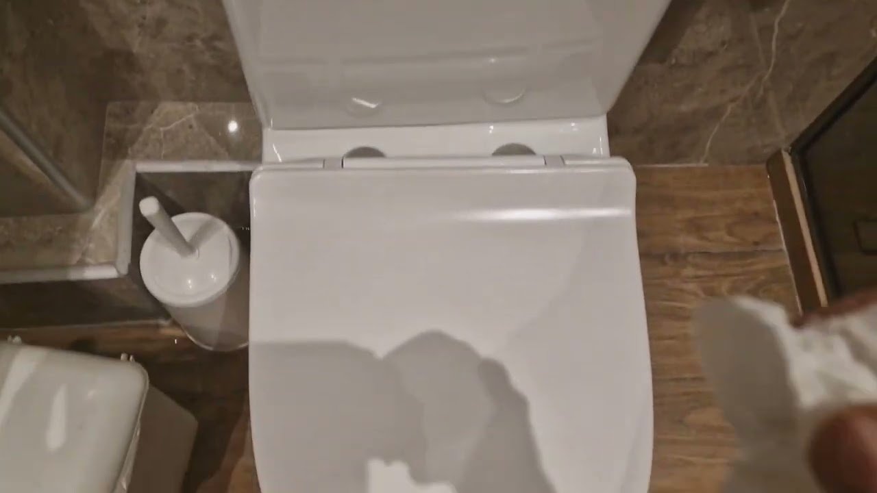 KR dont drop paper on the seat