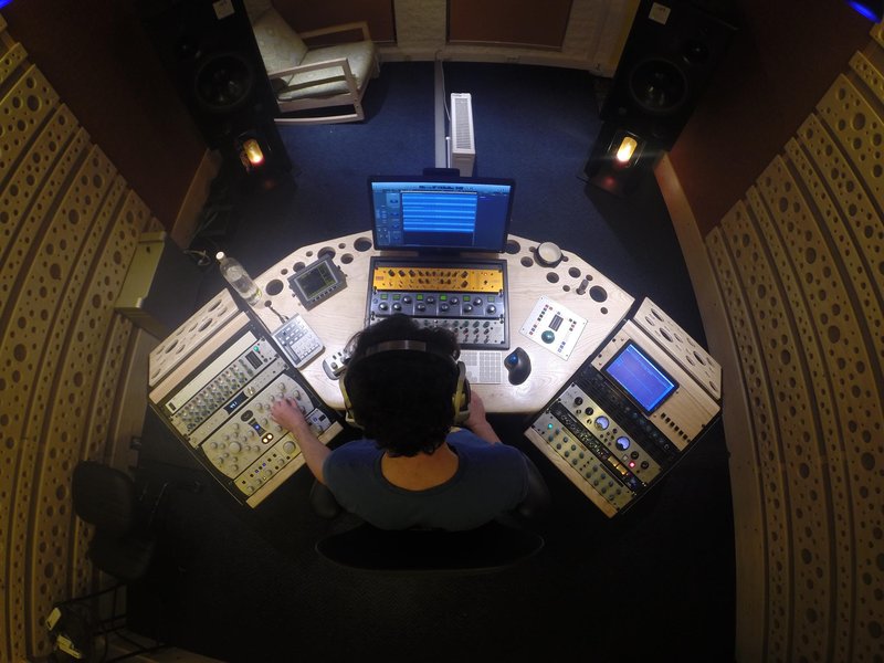 OZemljen Sound Journey